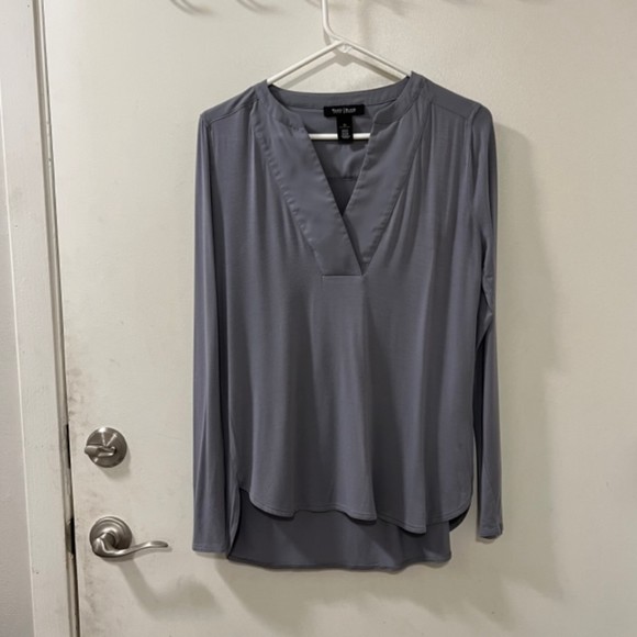 White House Black Market Womens Gray VNeck Hi Low Hem LS Top Soft & Satiny Sz XS - Picture 4 of 11